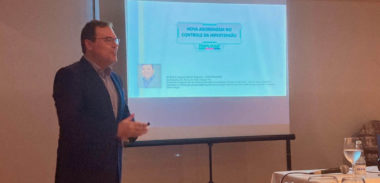 Dr. Bruno Nogueira apresenta aula em evento sobre hipertensão em São José dos Campos